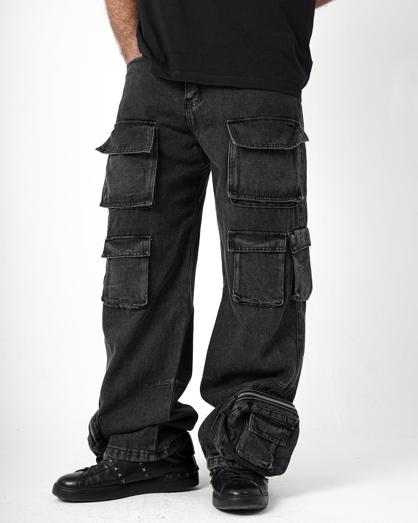 Greyish Black-Pocket jeans